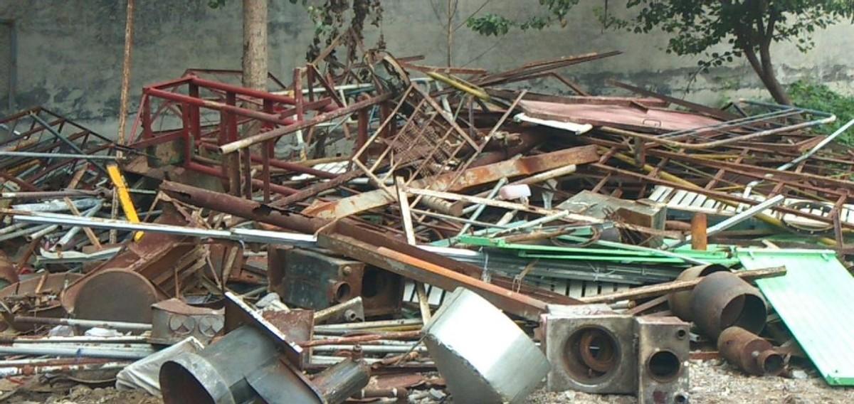 废品站老板回收废铁,废品站老板回收黄金