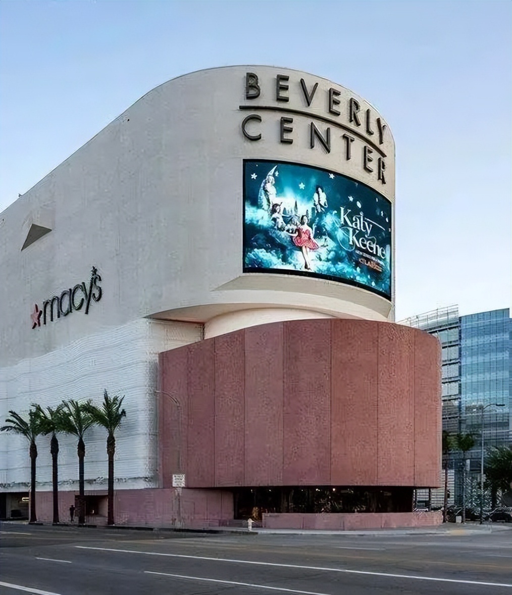 2023户外广告预算怎么投？投沉浸式地标大屏融合商业与艺术！