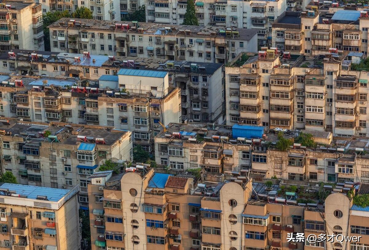 男子花10万元买8套房捡漏还是上当,小伙为了炒房一次性买四套房