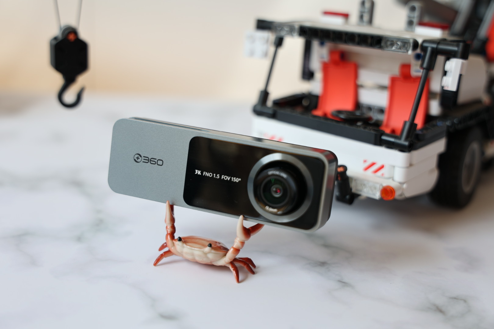 老婆要台『既要又要还要』的行车记录仪，找了半天，我最终选了它