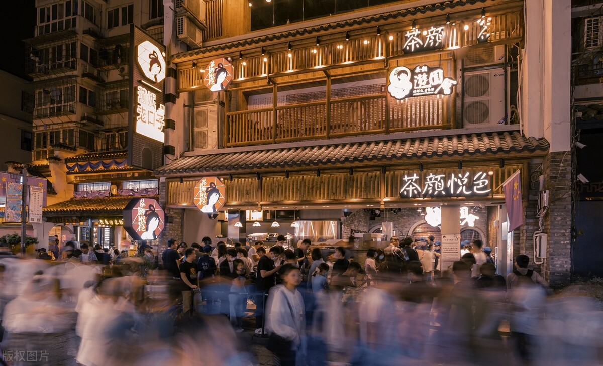 长沙国金中心网红打卡公仔雕像,湖南长沙网红打卡旅游景点