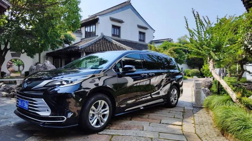 广汽丰田赛那预售32-42万元,广汽丰田赛那舒适版和豪华版