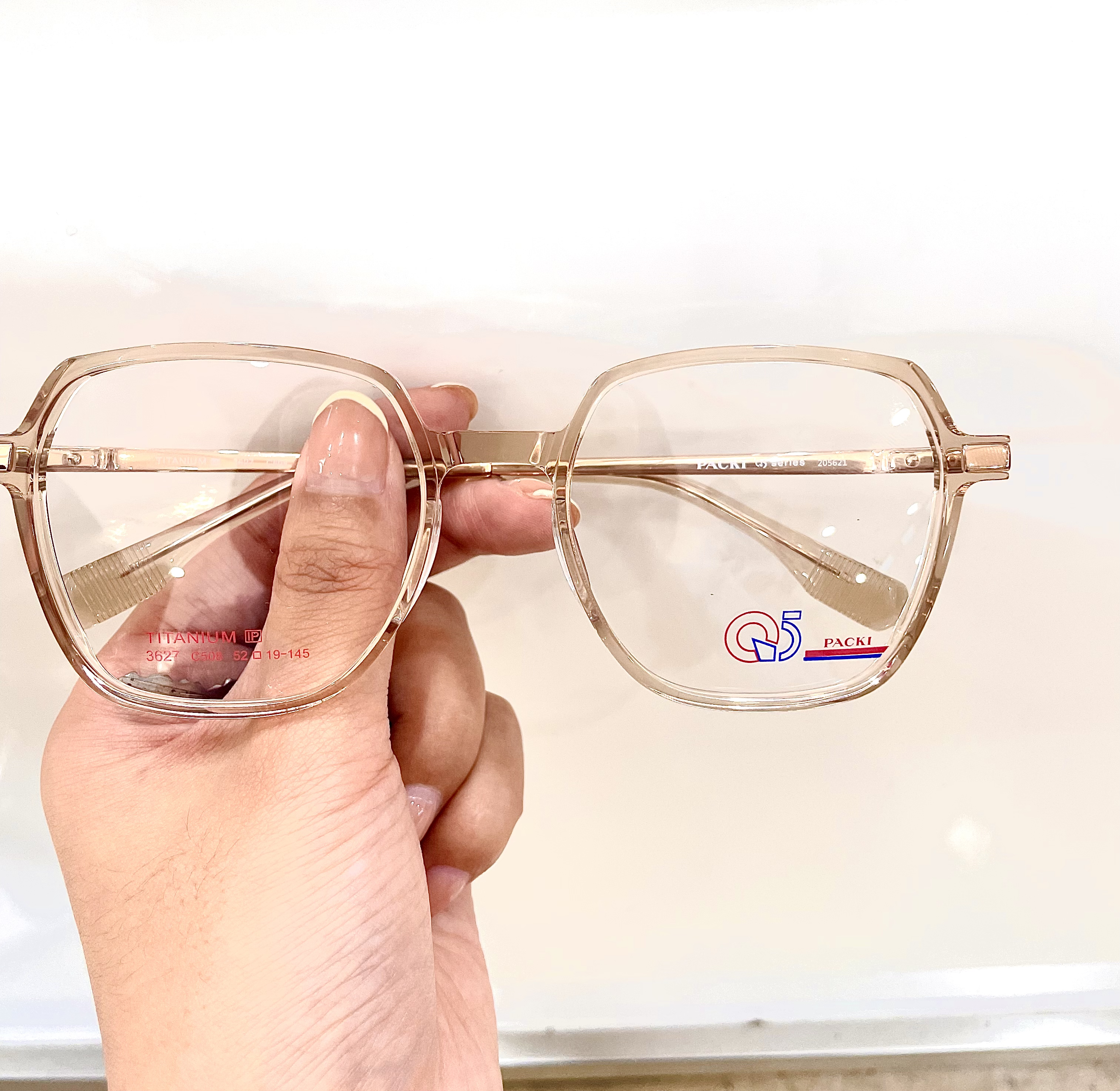 为什么眼镜加了散光反而不舒服了,新眼镜为什么一开始戴不舒服