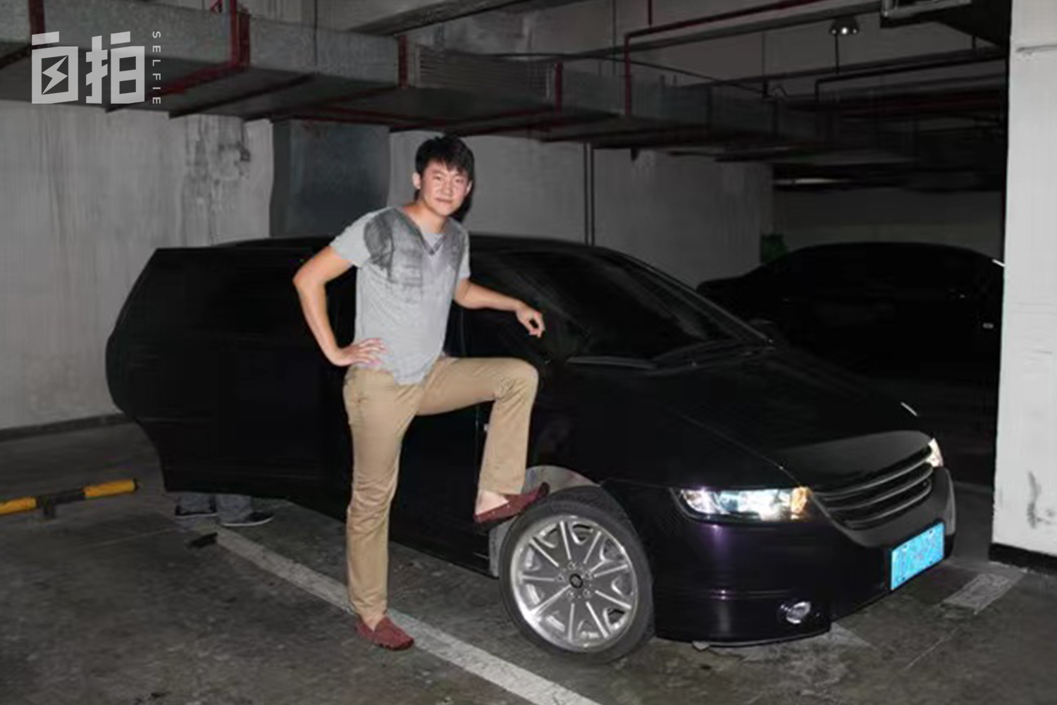 我，身高1.95米，16岁离开球队讨生活，在南非开持枪安保公司