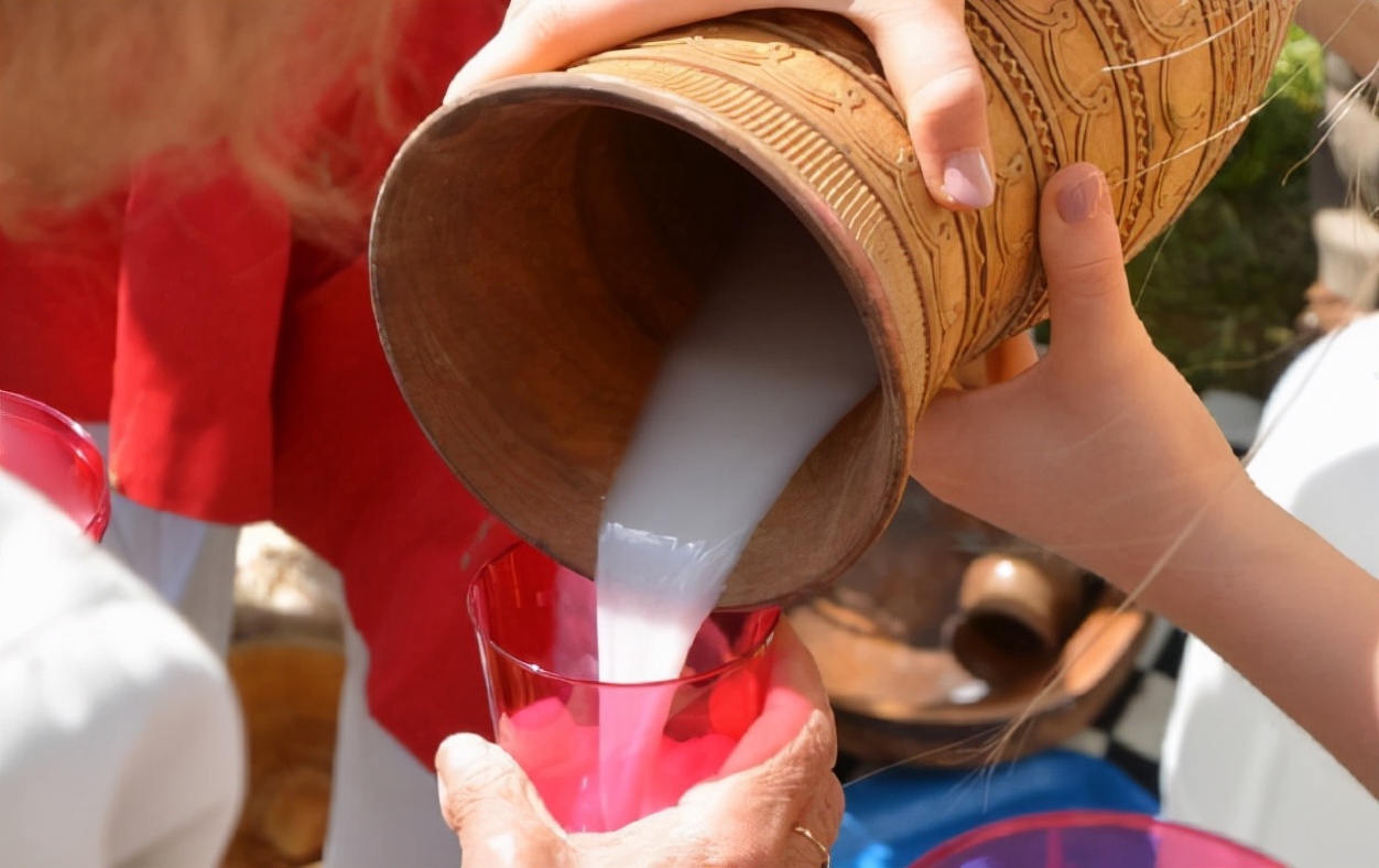 俄罗斯家庭一般吃什么,俄罗斯普通人每天的生活饮食习惯