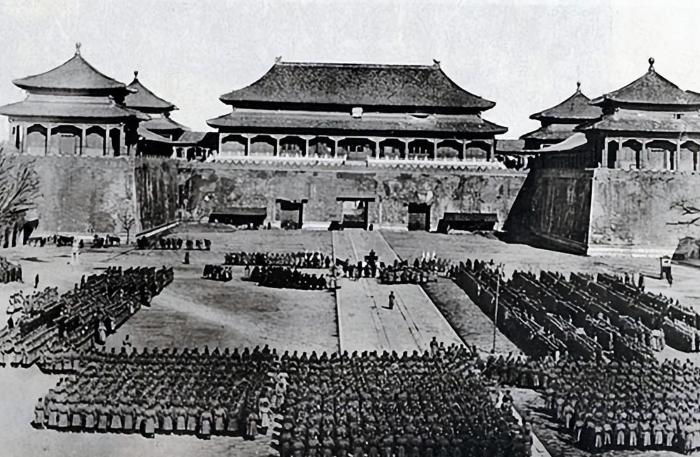 慈禧太后出逃日本照片,慈禧出逃故宫照片