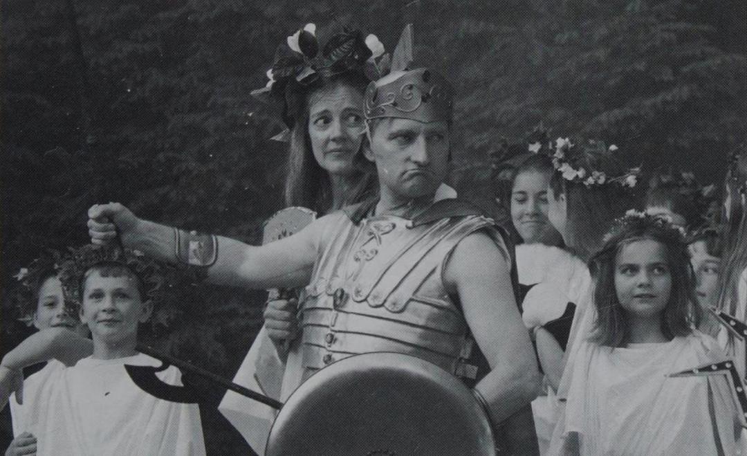 08年美国超级*子骗**:靠忽悠进华尔街,骗婚女高管12年