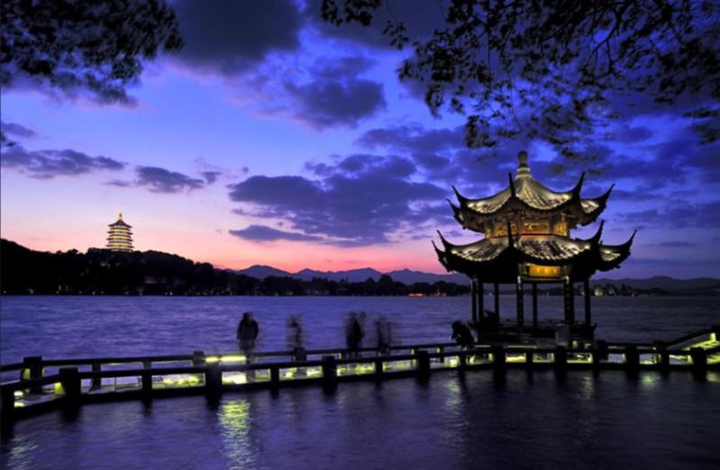 近百万人离开广东，13万人逃离上海，这4个地方反而成为落户首选