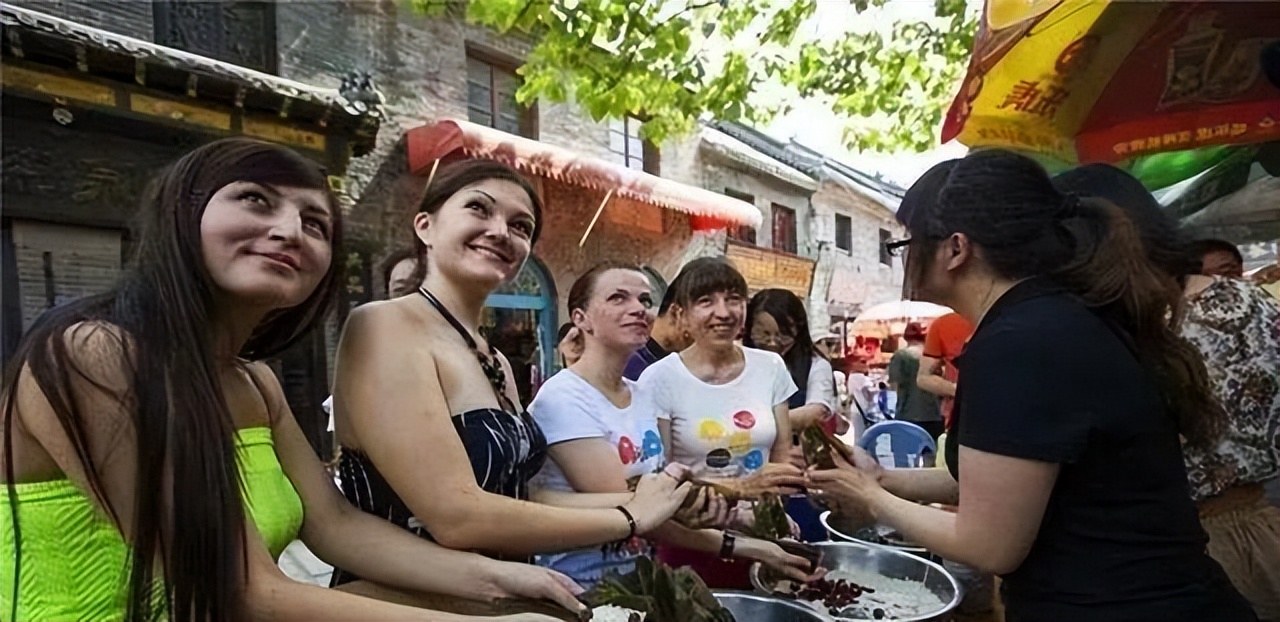 继韩国后,德国也贴出“中文标语”?令中国游客无语:也太直白了