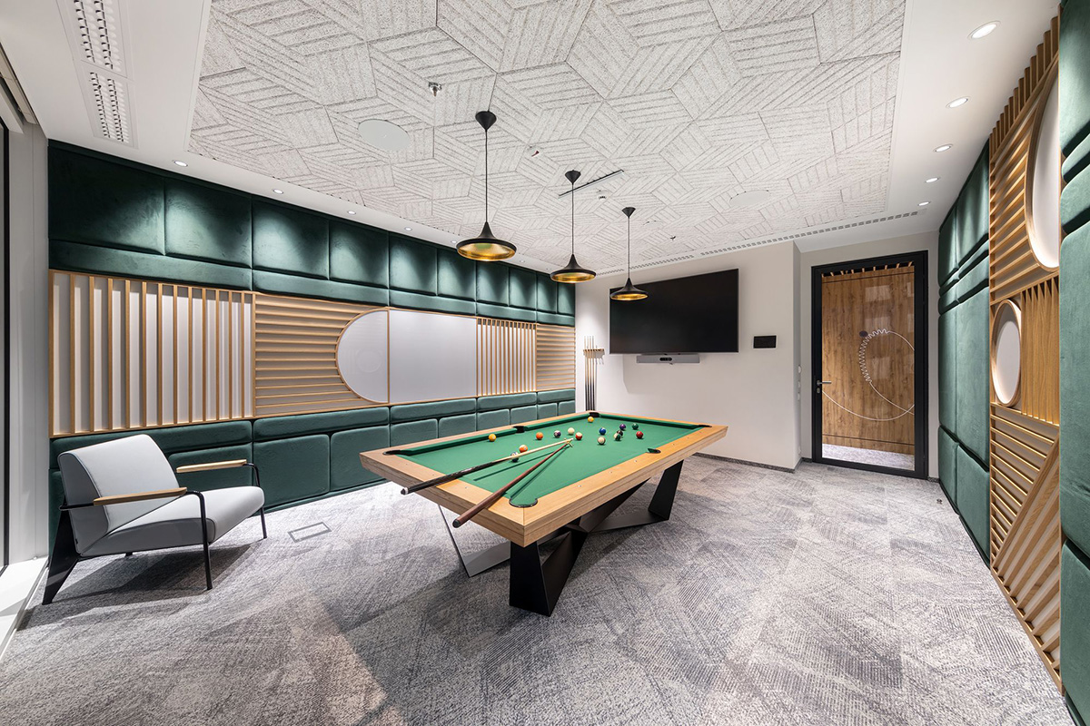 高端定制混合多元生物制药Moderna华沙办公室设计