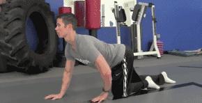 宝宝不会爬也不愿意趴怎么办,七个月宝宝不会爬总想站