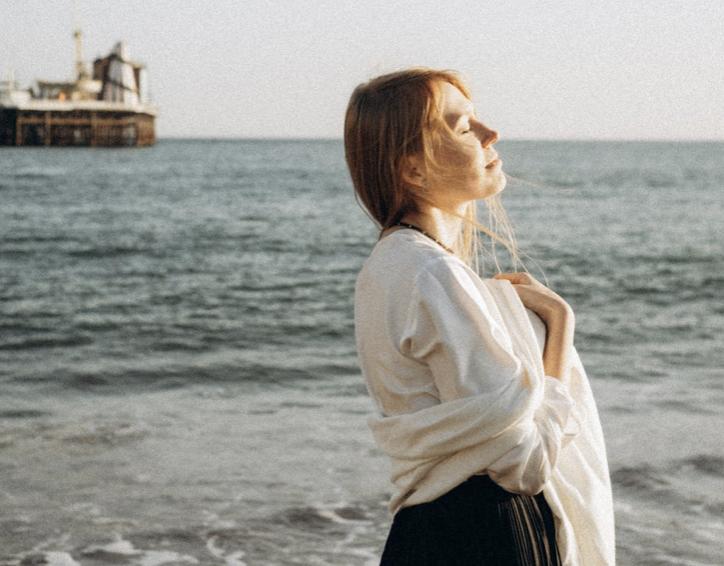 婚姻不幸和嫁不出去,娘家没有依靠的女人离婚后怎么办