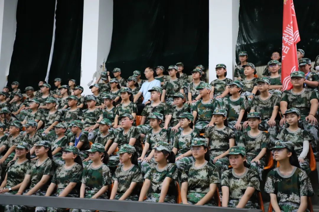 盐城市初级中学2023年“铁军国防训练营”闭营仪式隆重举行