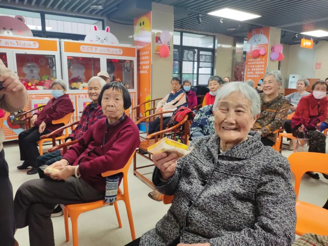 小朋友唱红歌学习雷锋,小学生一起唱学习雷锋好榜样