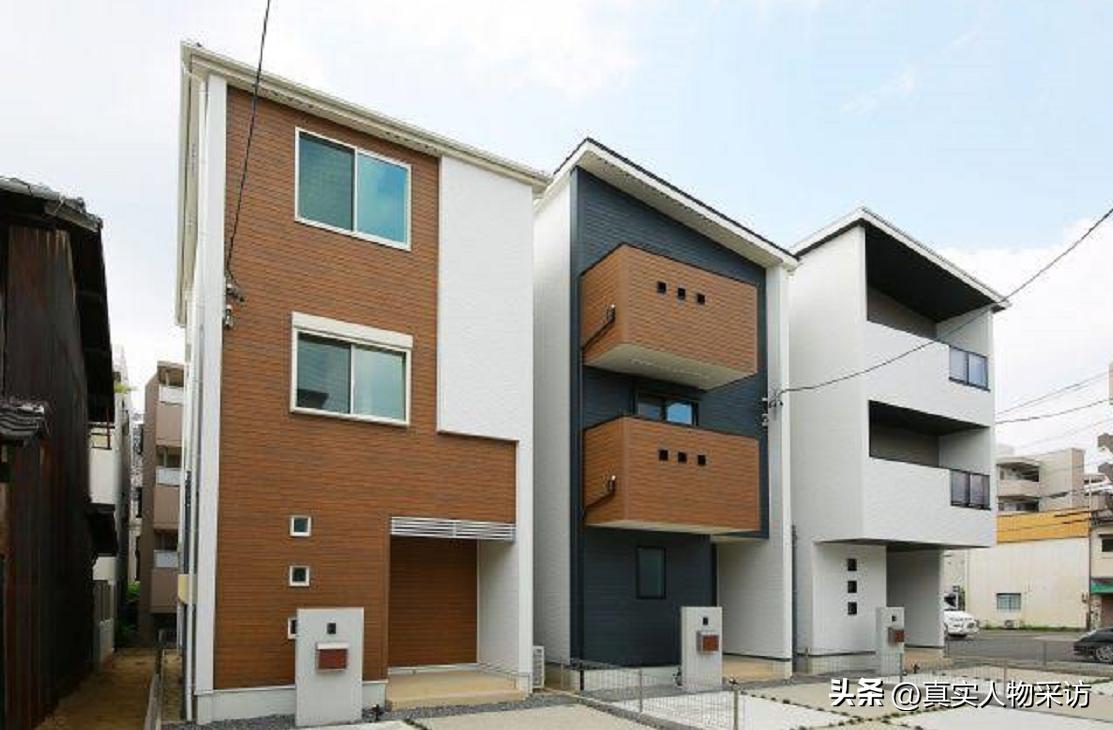 我19岁到日本，裸婚娶日本媳妇，在外面男浴室遇到女人，吓一激灵