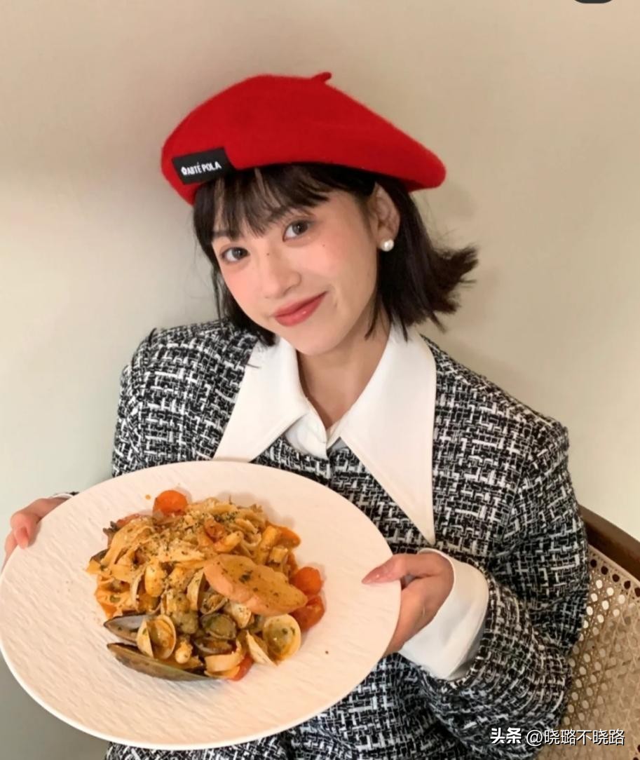 小个子适合的半丸子头卷发,中年卷发戴什么帽子好看