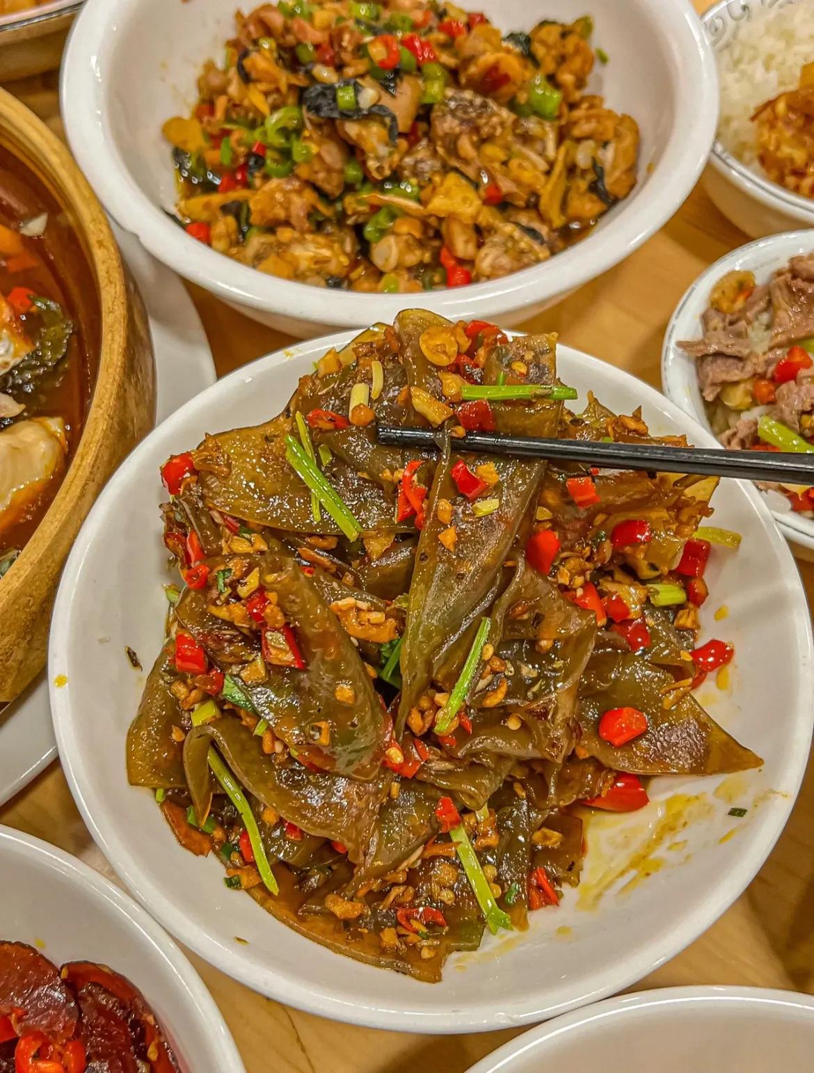 武汉就能吃到的笨萝卜同款湘菜馆子，长沙妹子来了都说好