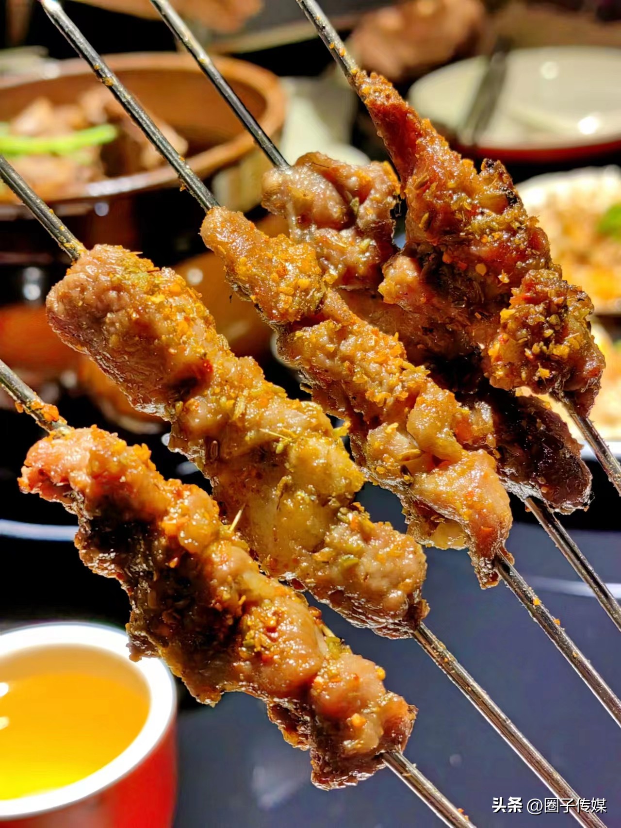 鲜香的舌尖诱惑,从经典延至创新,【震旦海鲜烧烤酒店】