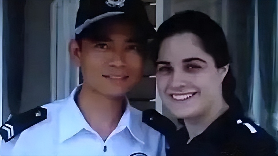 中国农村小伙娶外国美女，后定居美国相妻教女，15年过去仍很幸福