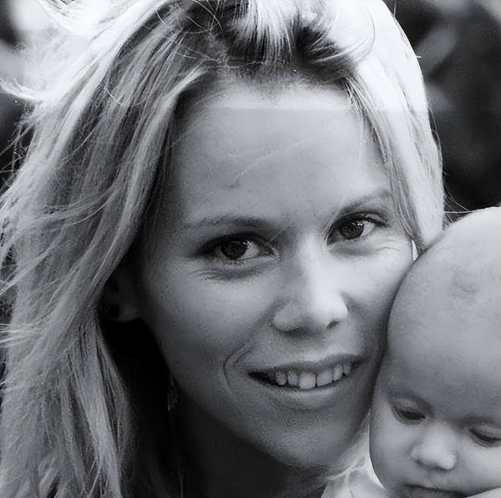 法国第一夫人的奢侈生活,法国第一夫人奢侈品