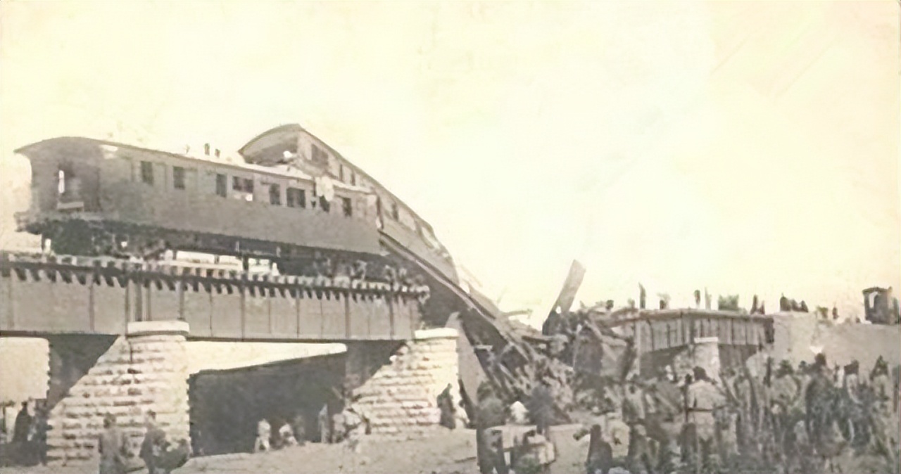 1988火车相撞事故,历史上火车相撞最严重的事故