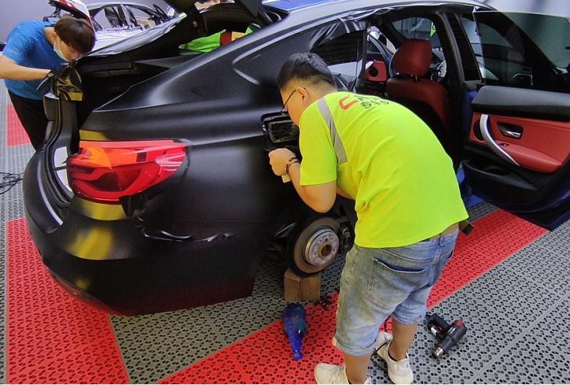 宝马三系320波尔蒂芒蓝改色,宝马3系波尔蒂芒蓝内配颜色