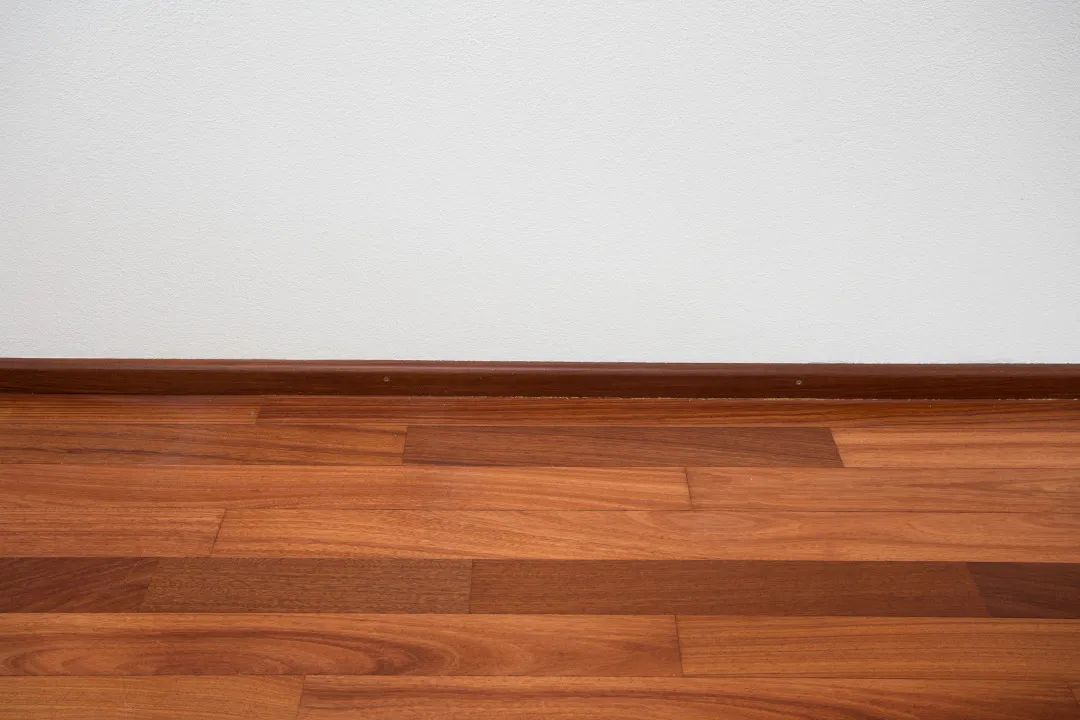 木地板全屋通铺失败案例,全屋通铺木地板起拱了怎么处理