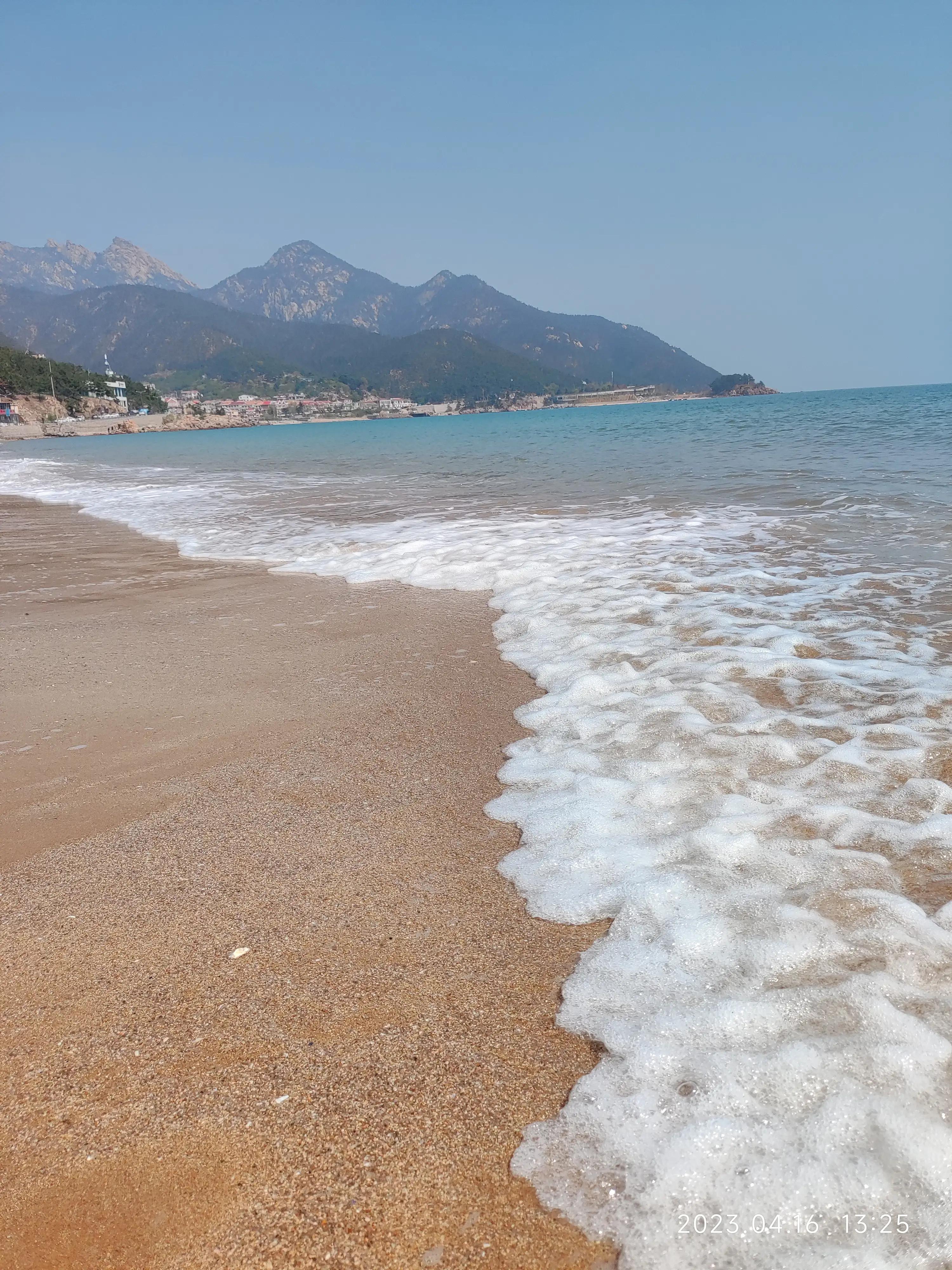闹市里的风景亦令人赏心悦目,青岛秋千海边沙滩