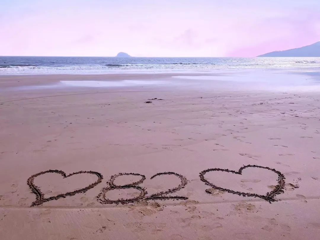 红瓦绿树碧海蓝天视频,红瓦绿树碧海蓝天图文