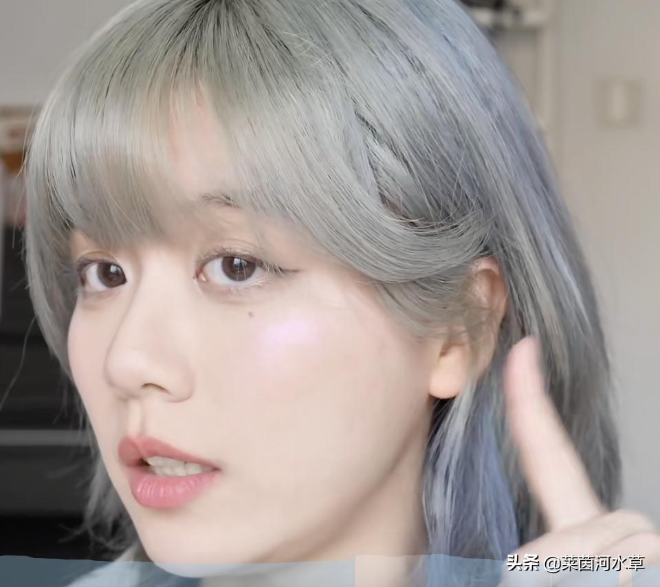 小孩齐刘海太短了怎么补救,小朋友齐刘海变八字刘海