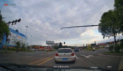 开车上路不认识这5组标志,开车认不清这8种标线小心扣分