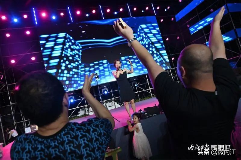 夏夜、河风、音乐、烧烤、啤酒……内江人，快来大洲广场嗨啤！