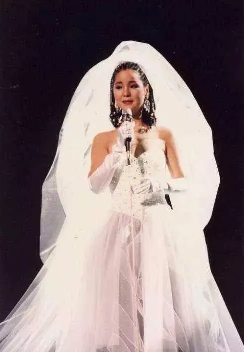 追忆邓丽君一代人的记忆,25年过去为何我们还怀念邓丽君