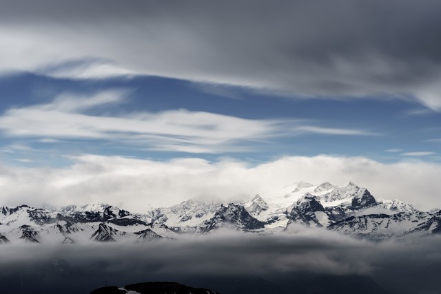 没学历怎么年赚百万,没背景没学历怎么在两年赚200万