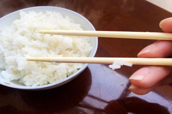 竹筷和塑料筷子哪个好,竹筷和银筷哪个好