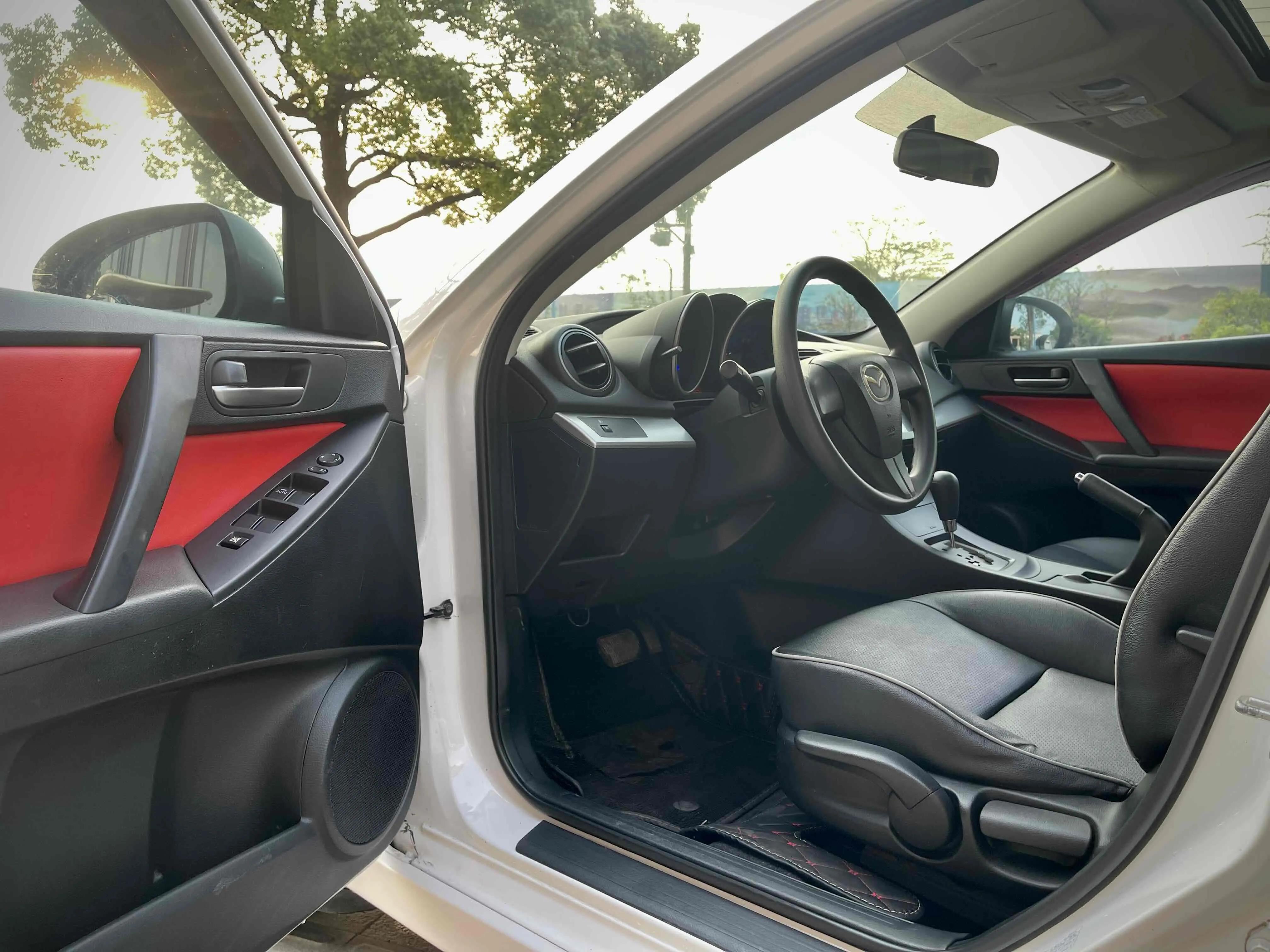 马自达3星骋11款图片,马自达3星骋两厢2012款1.6自动