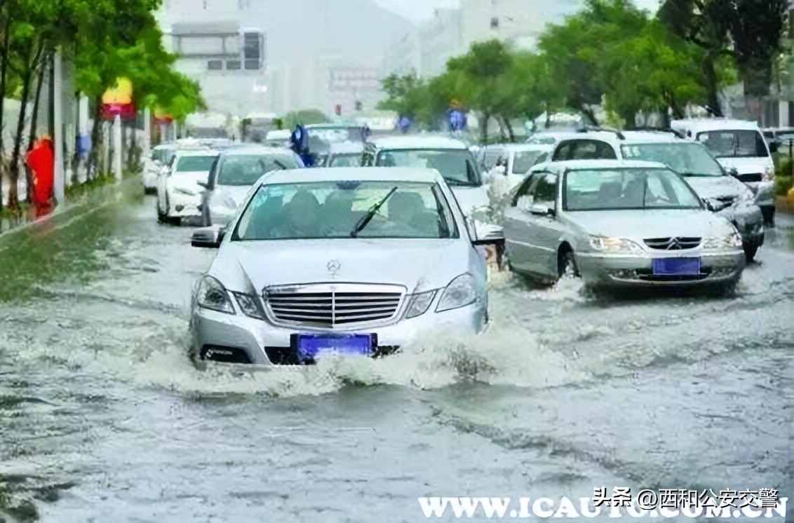 汽车地板进水有什么好的方法除水,车子地板进水处理方法