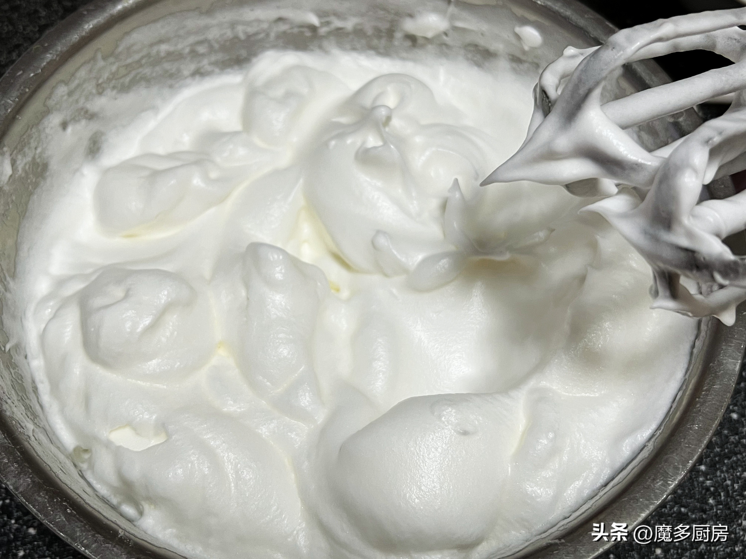 新手奶油蛋糕自制方法教程,8寸蛋糕奶油制作全过程教程