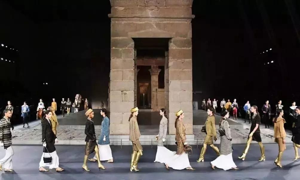 chanel衣服什么档次,chanel女装贵吗