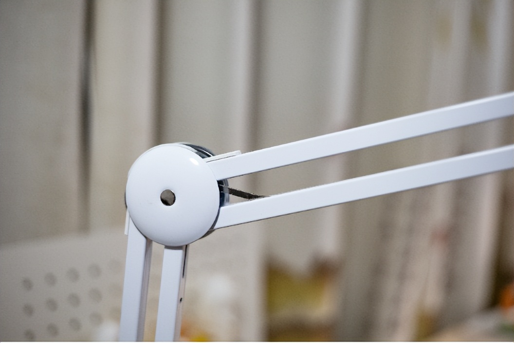 花2000块钱买灯贵吗,花2500买个灯是不是交了智商税