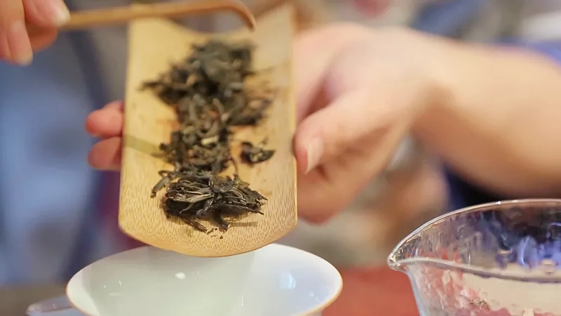 喝茶真的能让牙齿变黄吗,喝茶真的会让自己的牙齿变黄吗