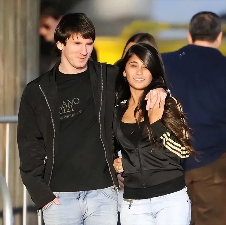 c罗与名模伊莲娜金童玉女的爱情,c罗前任伊莲娜看世界杯