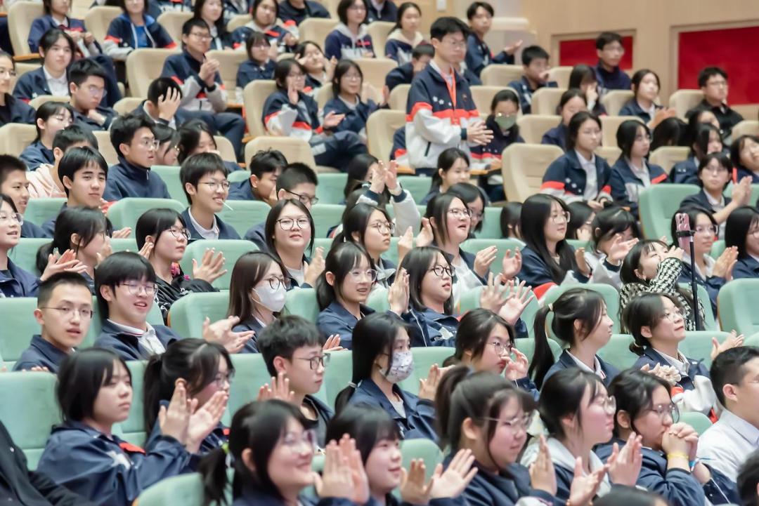 发生矛盾后，是坦率还是隐忍？新川外国语首届辩论赛，给出了答案