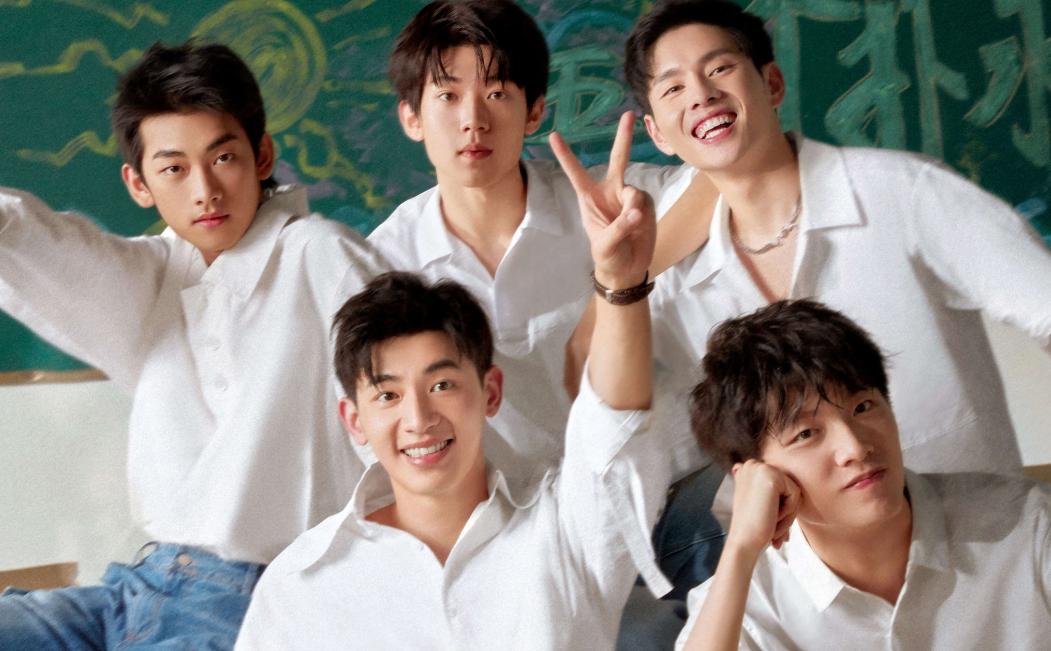 不请流量、不谈恋爱,电影《五个扑水的少年》如何逆袭成为黑马?