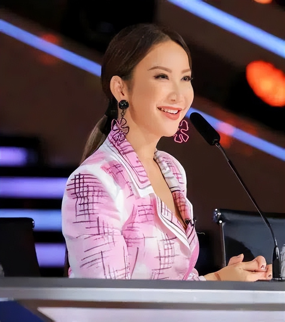 华语乐坛最牛的七位女歌手,曾经红极一时五位女歌手