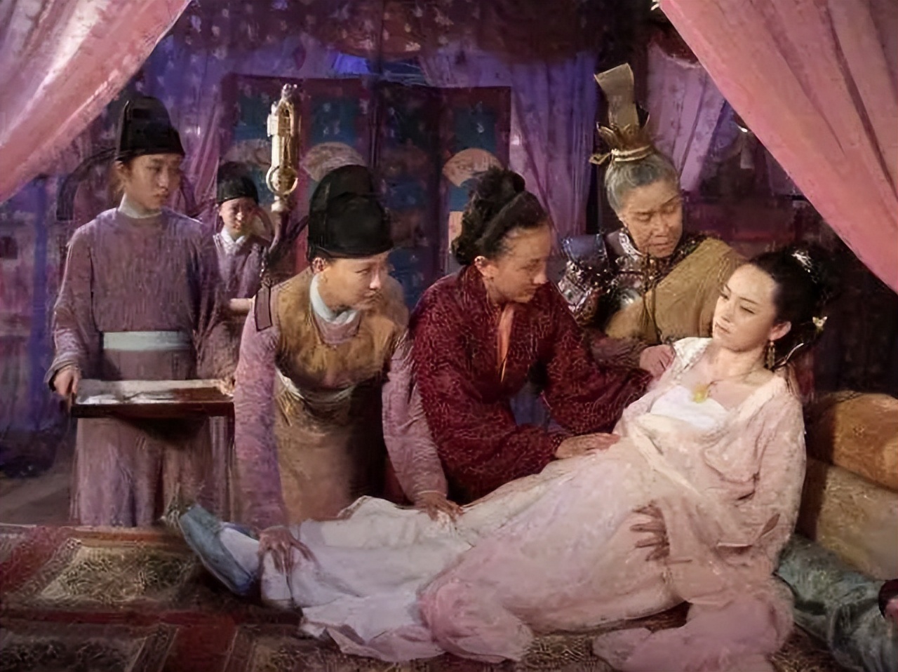 女人怀孕为什么叫身怀六甲呢,身怀六甲是怀孕了六个月的意思吗