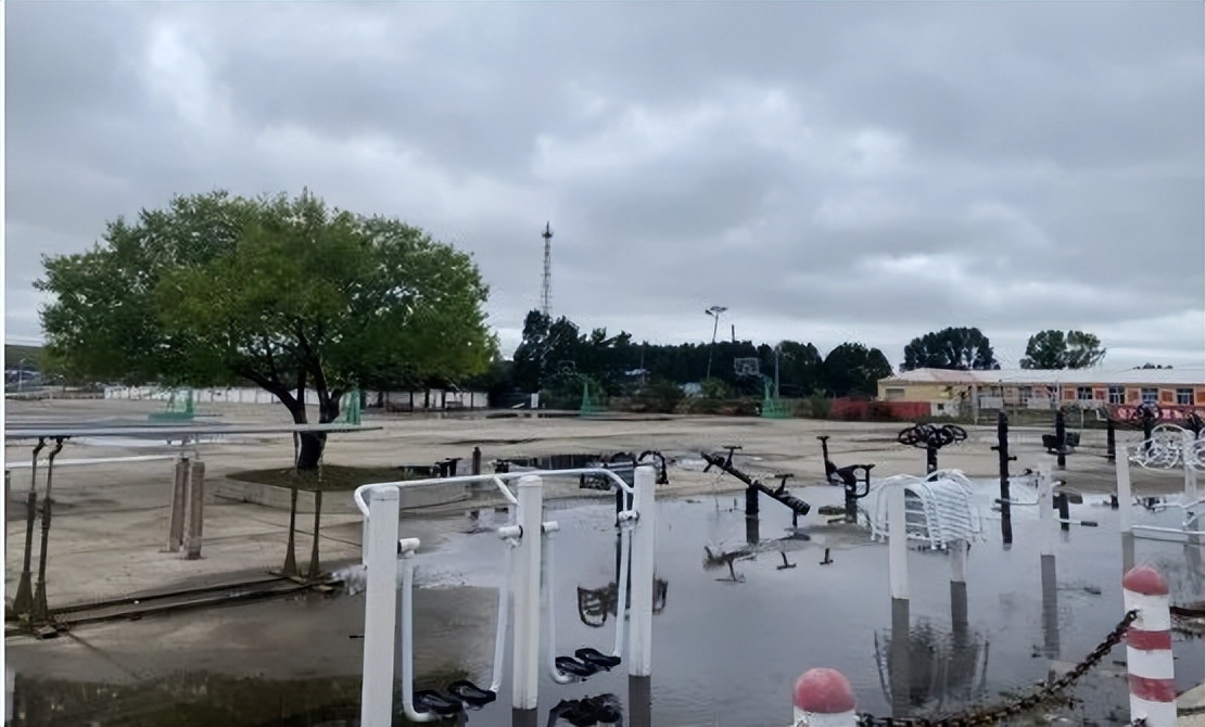 全民健身路径与全民健身器材,全民健身中心有换衣服的地方吗