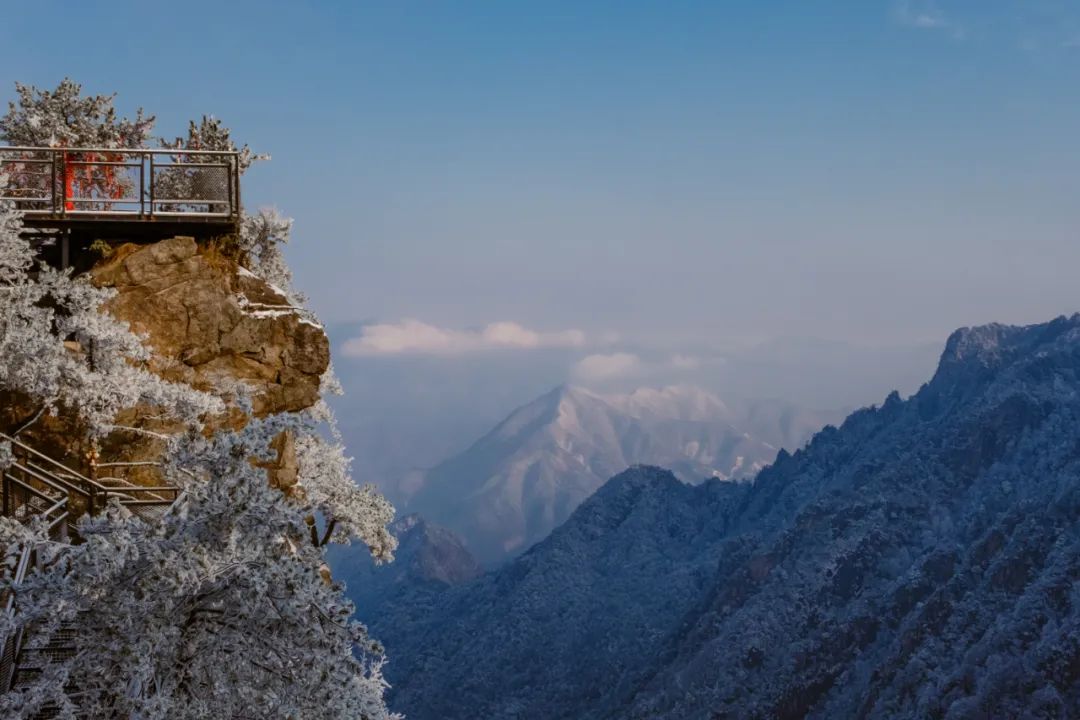 不愧是天下第一山真的很壮观,不愧是天下第一奇山