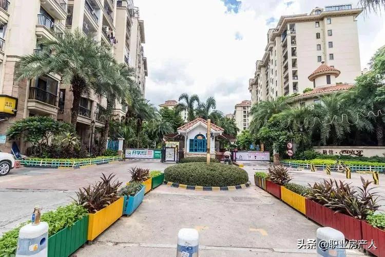 融信西班牙为啥价格那么低,福州融信西班牙小区有游泳池吗