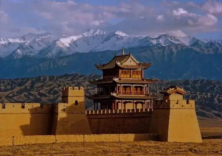 十首简短的爱国诗词,爱家爱国吾辈自强